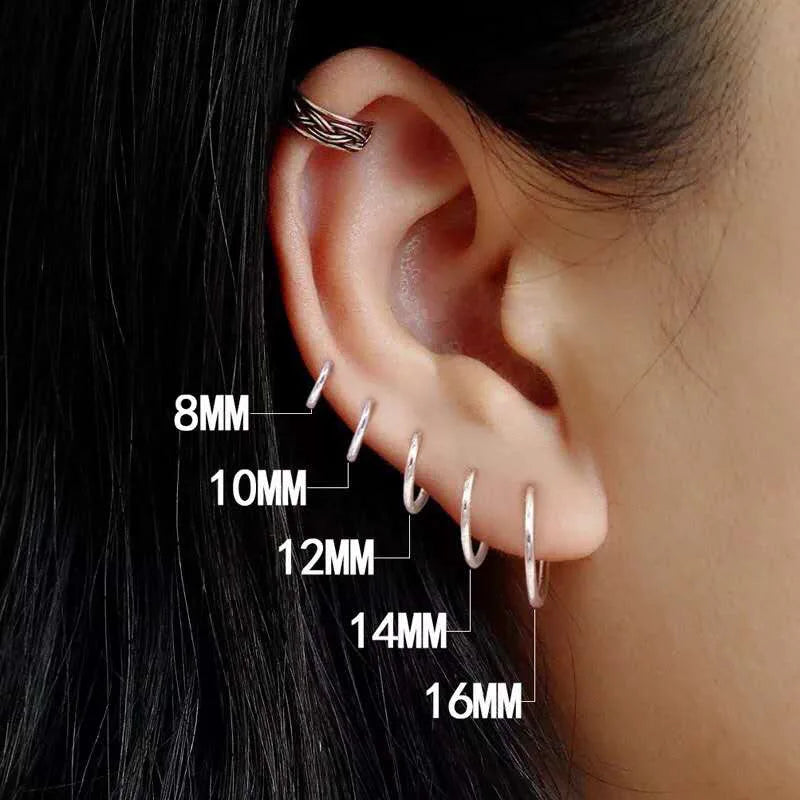 1 Paar 2 mm dünner Kreis Silber Farbe kleine Creolen Ohrring Edelstahl antiallergische Ohrknochen Schnalle Ohrring Gothic Ohrschmuck