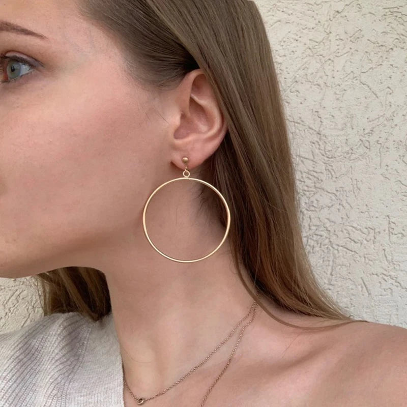 Klassische Geometrische Runde Clip auf Ohrringe Keine Durchbohrten Ohr Clip Metall Einfache Großen Ohrring für Frauen Party Minimalist Modeschmuck