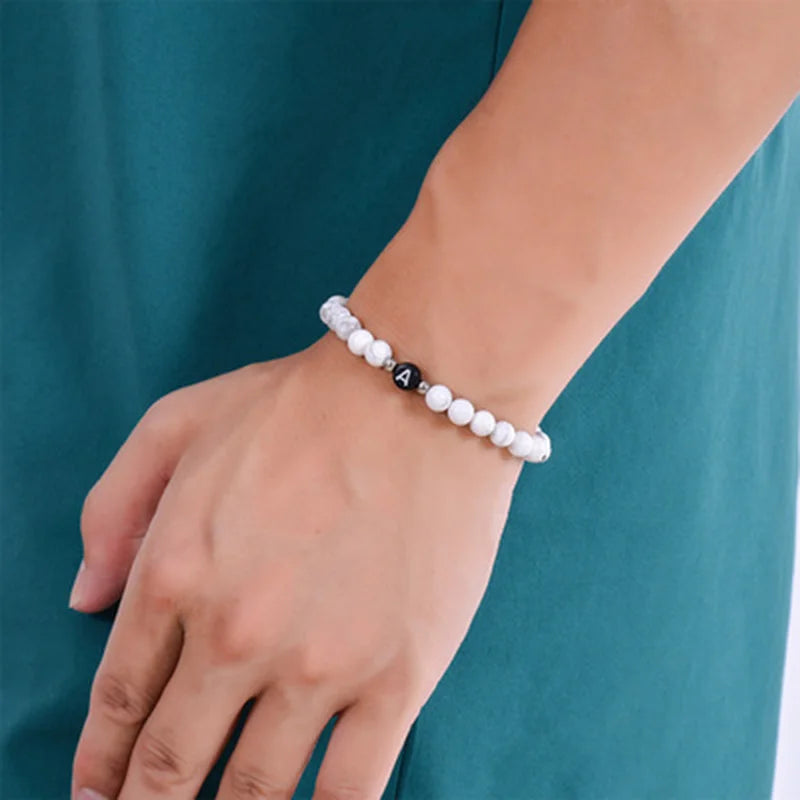 Armband, schwarze und weiße Perle, 26 Buchstaben, Armband für frohes neues Jahr, Geschenk