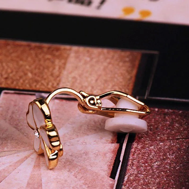 JIOFREE Korea Stil Blume Form Emaille Clip auf Ohrringe Ohne Piercing für Mädchen Party Nette Reizende Keine Loch Ohr Clip schmuck