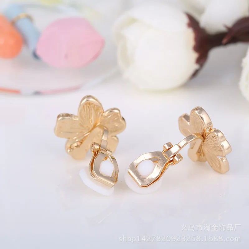 JIOFREE Korea Stil Blume Form Emaille Clip auf Ohrringe Ohne Piercing für Mädchen Party Nette Reizende Keine Loch Ohr Clip schmuck