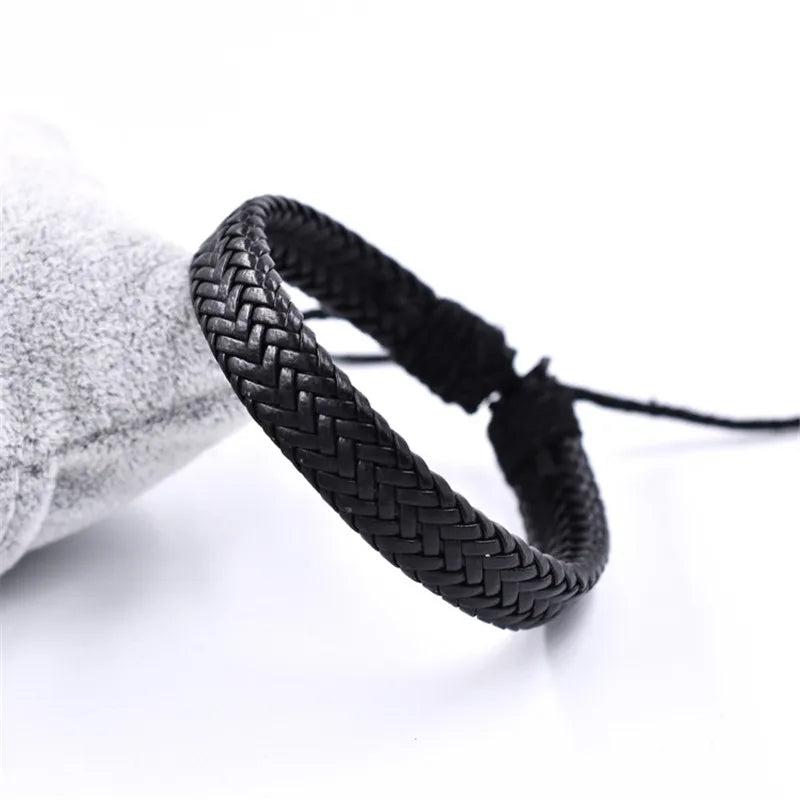 Moderne punk Geflochtene Leder Armband Männer Mode Handgemachte Armreif Charme Spitze-up Männlich Gewebt Armband Geschenke Drop Shipping