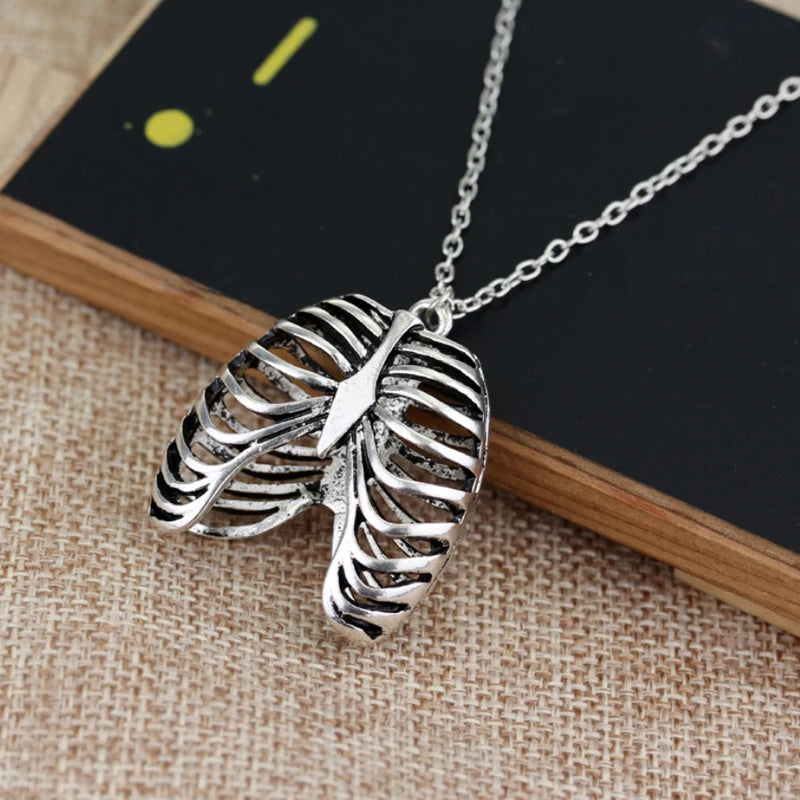 Mode Gothic Brustkorb Halskette Anatomisches Skelett Herz Goth Punk Einzigartige Retro Anhänger Halskette Schmuck Für Männer/Frauen