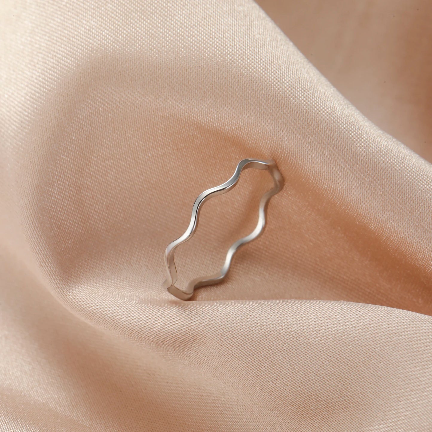 Lucktune Mode Einfacher Wellenring Edelstahl Damen Geometrische Linie Fingerringe Hochzeit Schmuck Geschenk für Liebhaber Paar Neu