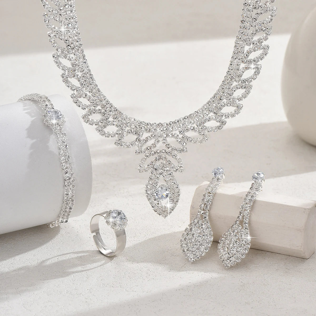Braut Mode Kupfer Klaue Kette Lotus Hohl Halskette Ohrringe Armband Ring Schmuck-Set Hochzeit Bankett Party Festival Geschenk