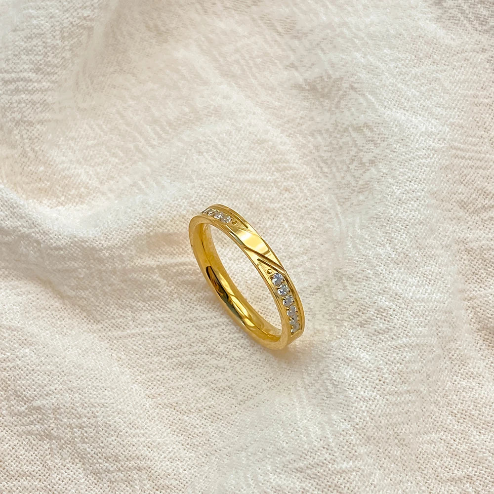 eManco 2025 NEUE Mode Ehering Für Frauen Mikro Gepflastert Cubiz Zirkon Finger Ringe Weibliche Engagement Schmuck