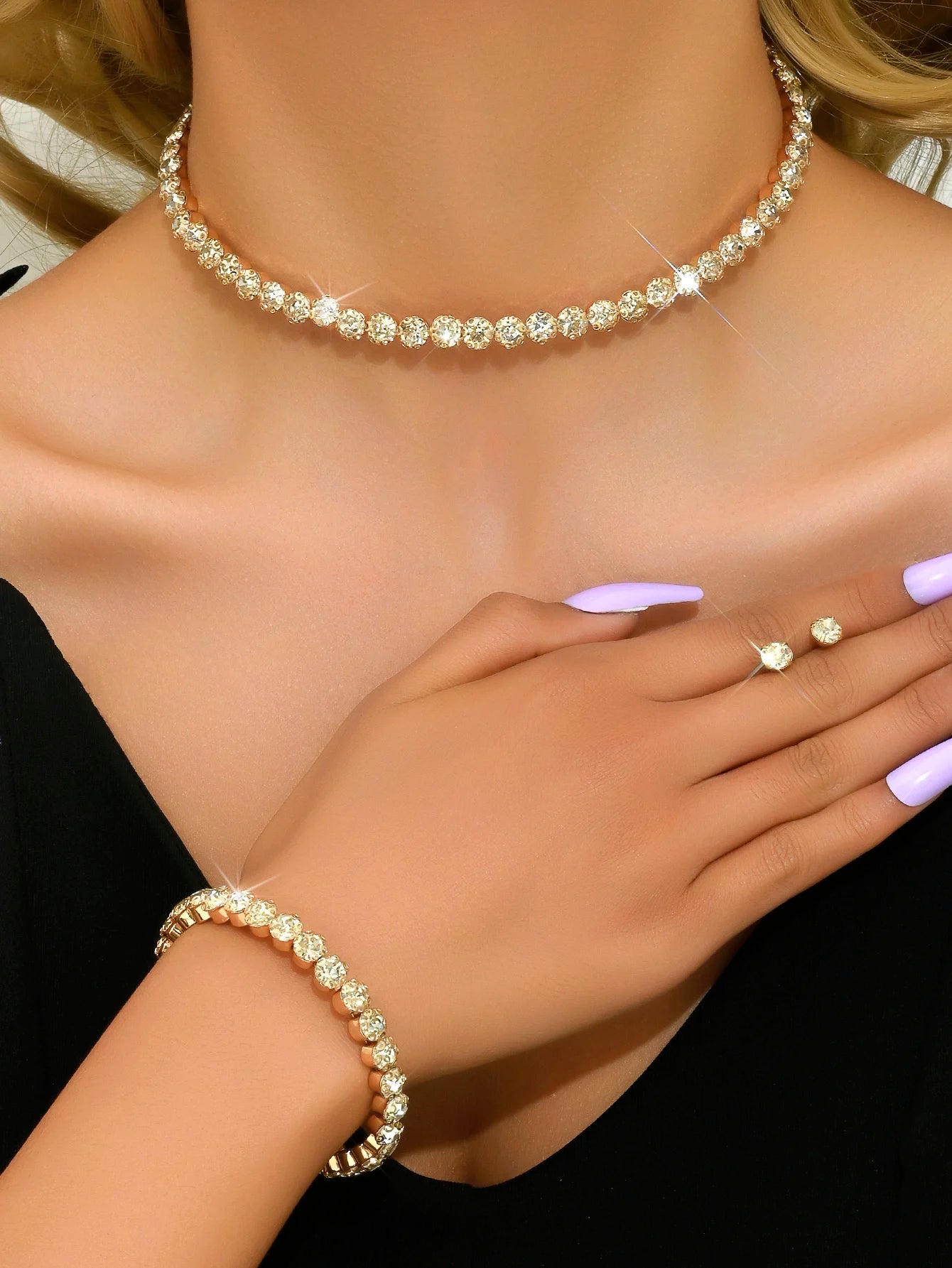 4 modische und minimalist ische Damen halsketten mit Ohrringen, Armbändern, Schmucks ets, Bankett-und Party accessoires