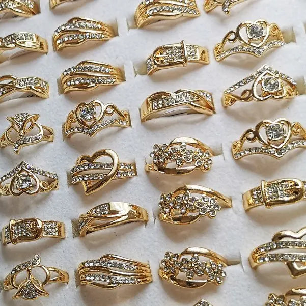 10 Stück Ringe Bulk Fashion Sparkling Rhinestone Crystal Ringe für Frauen Mix Style vergoldet Hochzeit Verlobungsschmuck