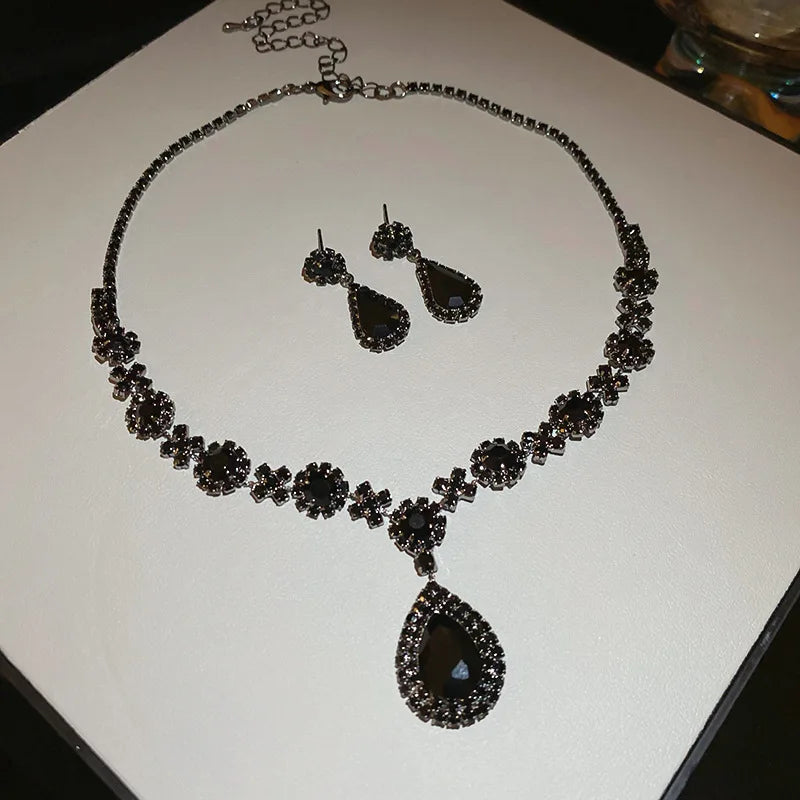 Glänzende Kristall Halskette Ohrringe Damen Mode Große Wassertropfen Strass Halsketten Hochzeit Abendkleid Schmuck Set