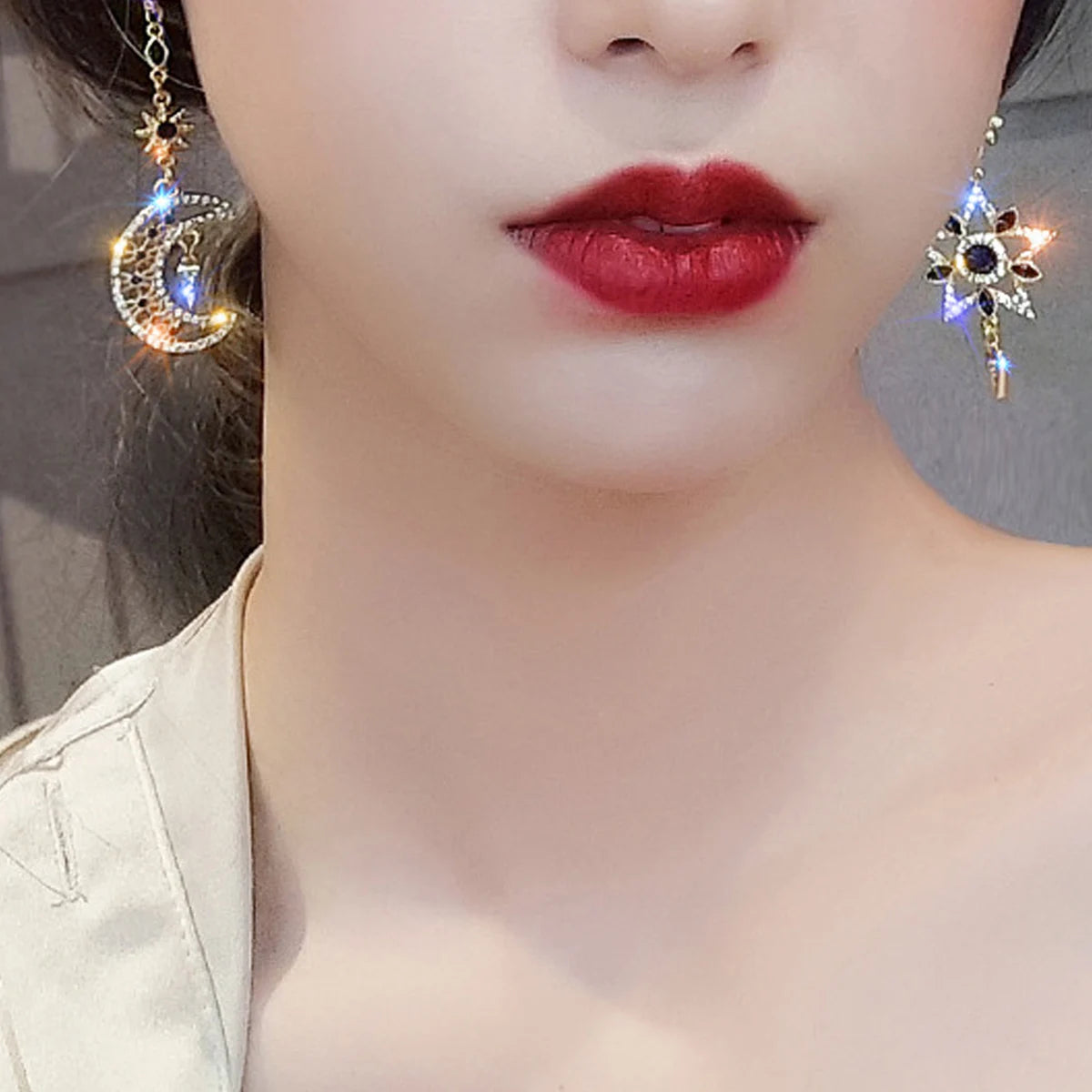 Elegante silberfarbene asymmetrische Stern- und Mond-Ohrringe, lange Statement-Quaste, funkelnde personalisierte Ohrringe, Schmuck