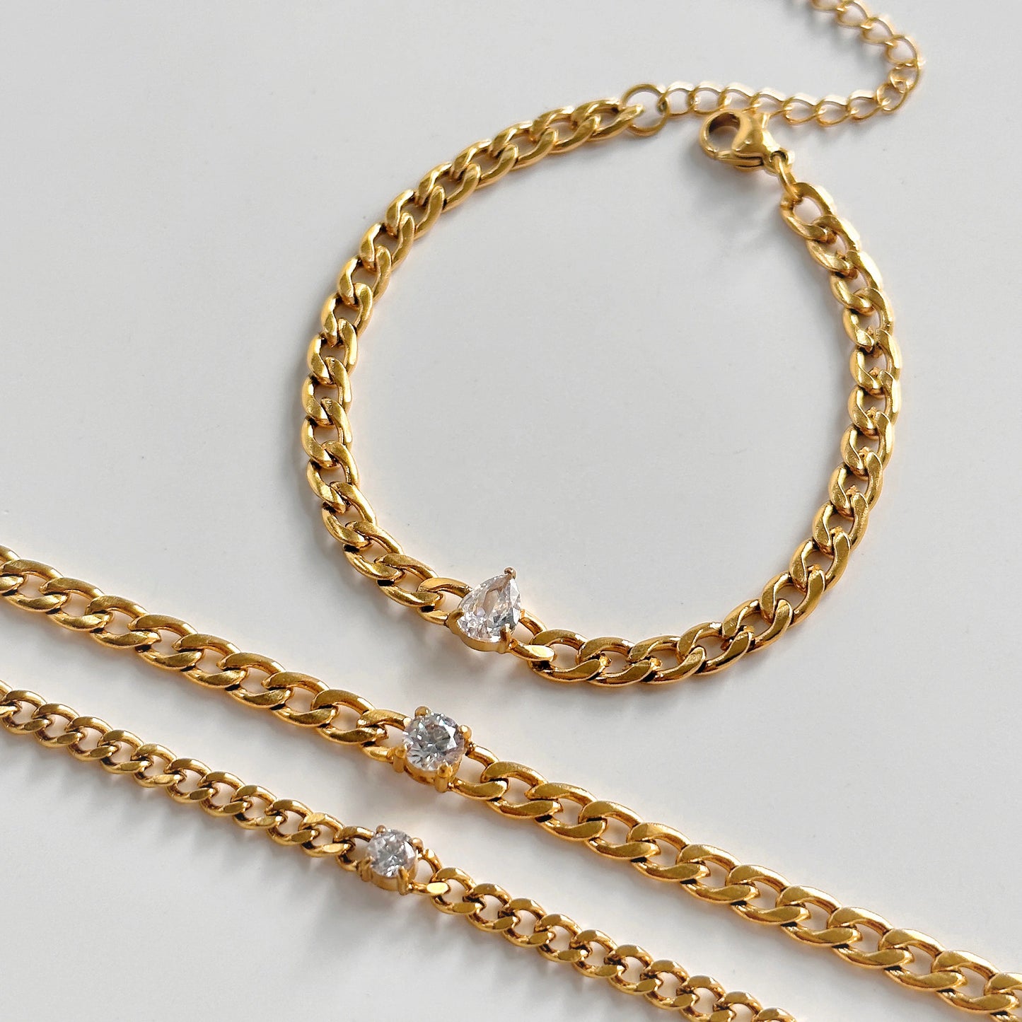 DASEIN 18 Karat vergoldetes römisches französisches weißes Tropfen-Zirkon-kubanisches Kettenarmband-Set, superglanzter Edelstahl-Vintage-Schmuck