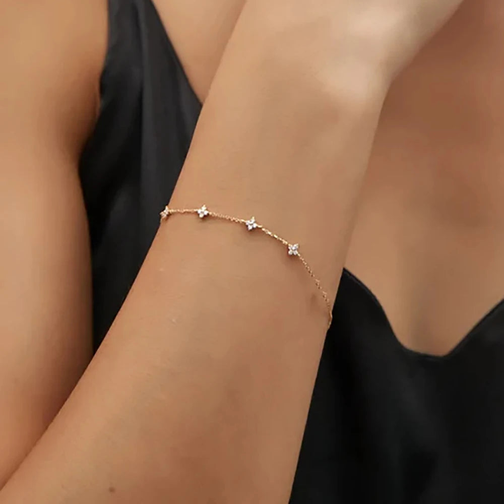 925er Silber vergoldete vierblättrige Blumen-Zirkon-Kettenhalskette für Damen, luxuriöse Kragen-Charm-Halsketten, Trend-Schmuck 2025,