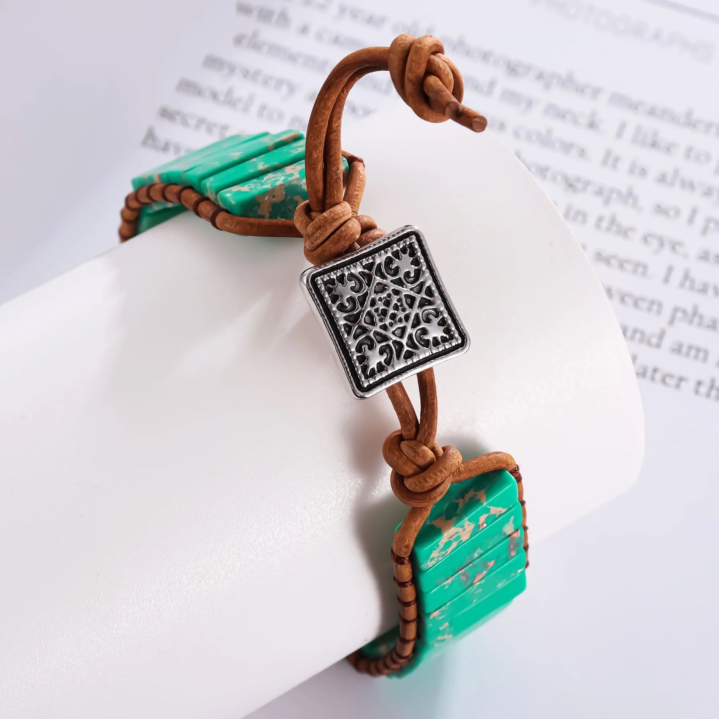 Böhmisches mehrfarbiges Kaiserstein-Armband, 7-Chakra-Heilung, rechteckige Steine, Armband, Lederseil, gewebter Armreif, Handgelenkschmuck