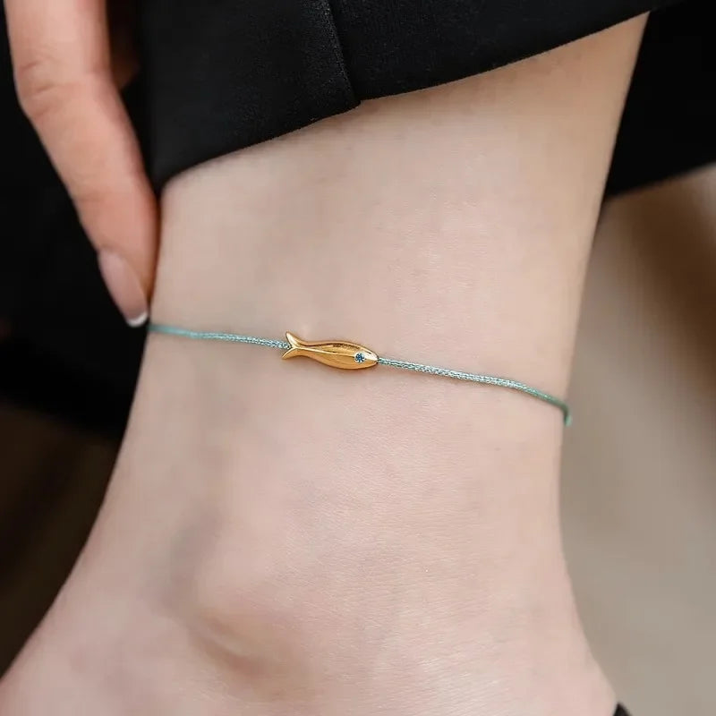 Rotes Schnur-Fisch-Knöchel-verstellbares Armband für Frauen, süßer Fisch, blaue Schnur-Fußkette, handgefertigter Schmuck, minimalistischer ethnischer Schmuck