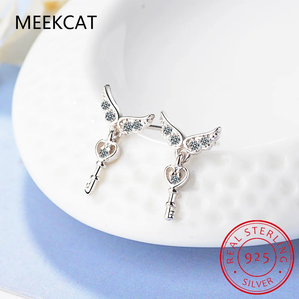 Echter 925er Sterlingsilber-Winkelflügel-Ohrring, modischer süßer Schlüssel, glänzender CZ-Bolzenohrring für Frauen, Hochzeit, Großhandel, Schmuck DA2572
