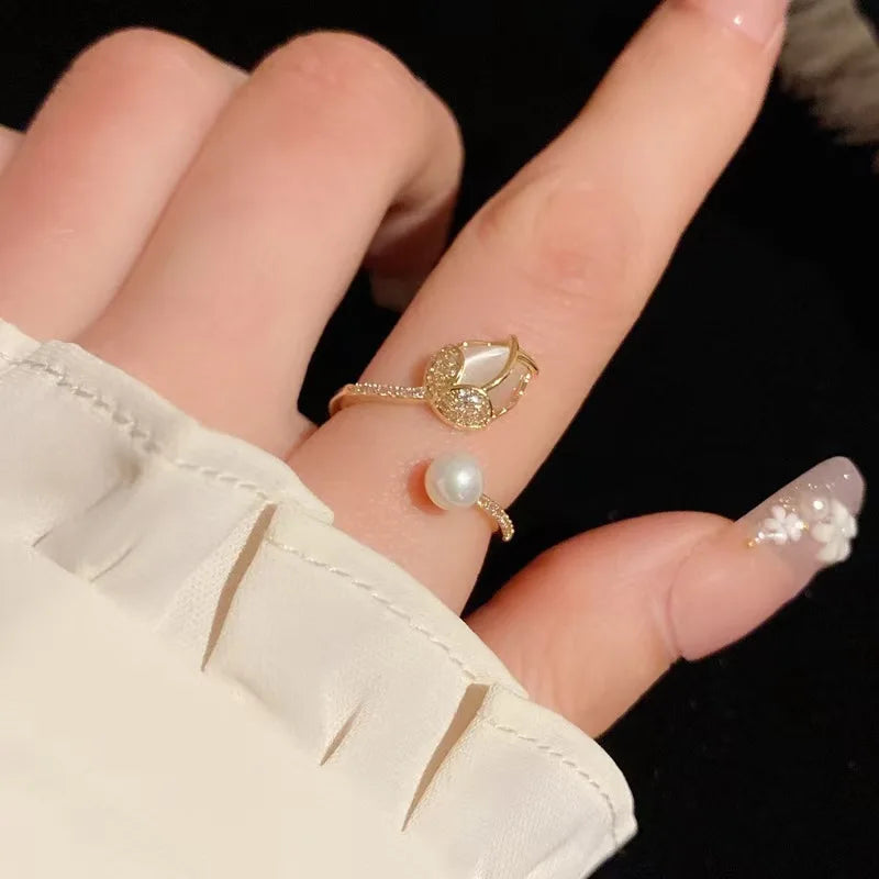 Mode Tulpe Blume Imitation Perle Ringe für Frauen Elegante Licht Luxus Zirkon Verstellbare Öffnung Ring Hochzeit Schmuck