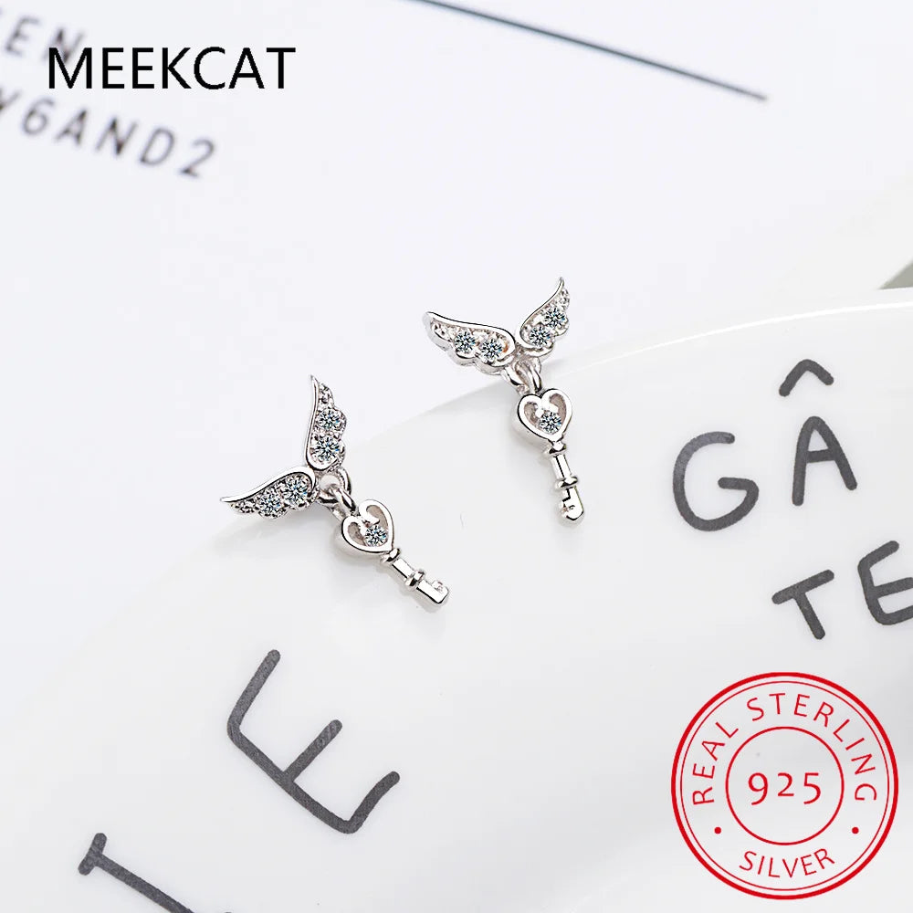 Echter 925er Sterlingsilber-Winkelflügel-Ohrring, modischer süßer Schlüssel, glänzender CZ-Bolzenohrring für Frauen, Hochzeit, Großhandel, Schmuck DA2572