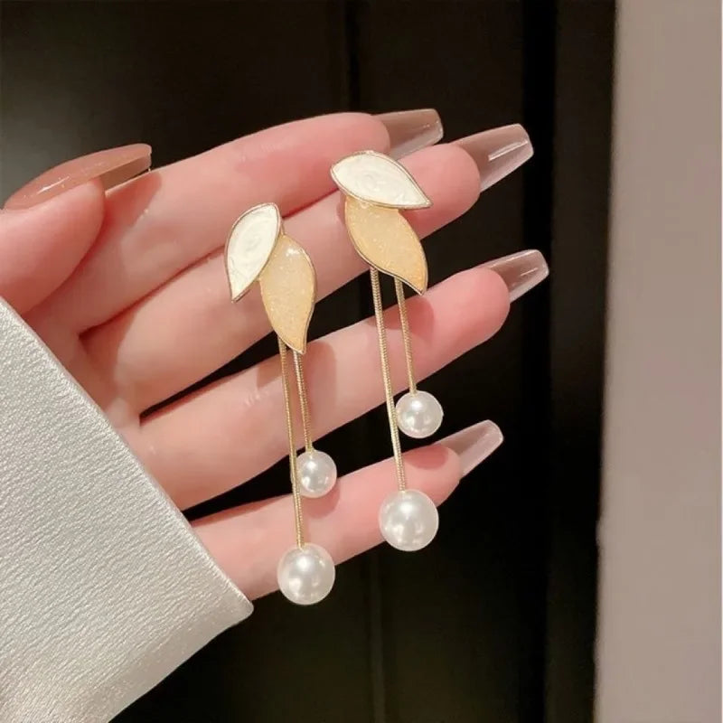 2023 neue Mode-Trend Einzigartiges Design Elegante Zarte Licht Luxus Perle Blatt Quaste Ohrringe Frauen Schmuck Party Premium Geschenke