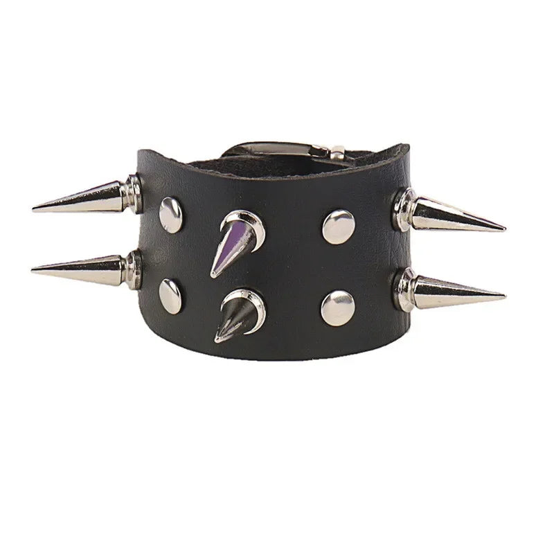 Punk-Lederarmband für 90er-Jahre-Männer und Frauen, Nieten-Manschettenarmband, verstellbares schwarzes Lederarmband, Metallbesatz, Schmuck, Geschenk