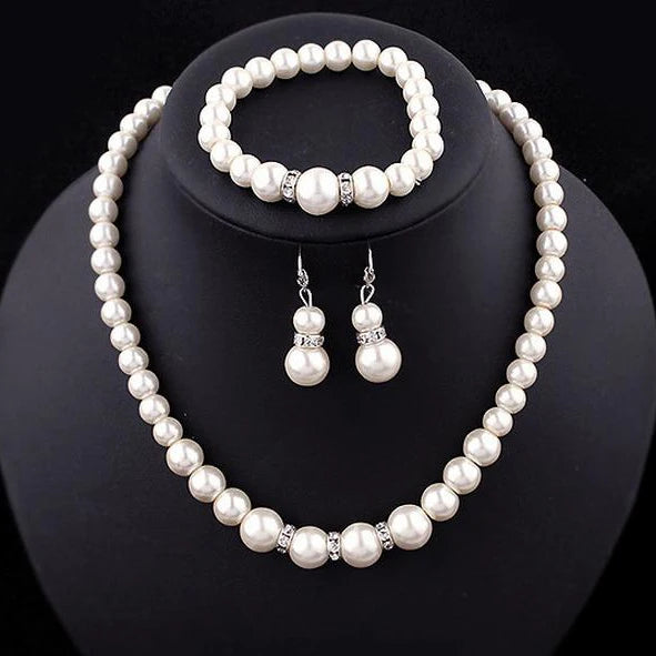 Neueste Frauen Hochzeit Schmuck Set Einfache Elegante Luxus Kristall Simulierte Perle Halskette Ohrringe Schmuck Sets 3T040