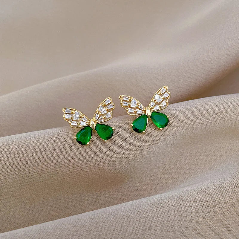 Klassische wunderschöne grüne hohle Edelstahl Schmetterling Halskette Ohrringe Set Dekoration Mode Mädchen Geburtstag Abendessen Geschenk