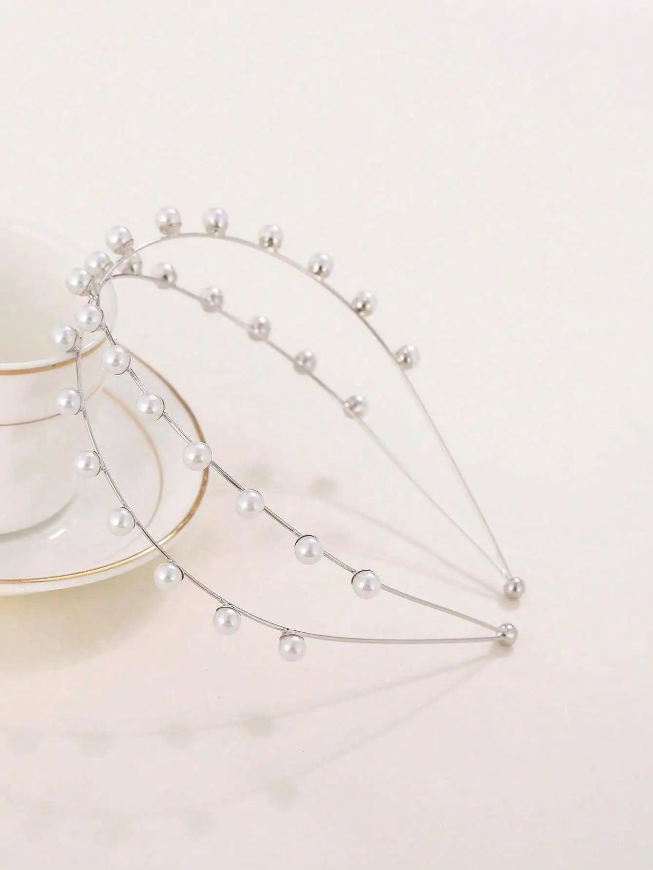 Damen Perlenkreuz Einfaches, elegantes, mehrschichtiges Legierungs-Stirnband Braut Hochzeit Stirnband Süßes Y2K-Party-Haar-Accessoire Senden Sie Freund