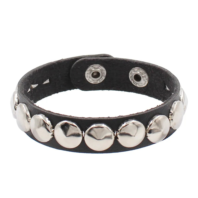 Vintage Lederarmbänder Punk Row Cuspidal Spikes Nieten Ohrstecker Breite Manschette PU Leder Punk Gothic Rock Unisex Goth Accessoires