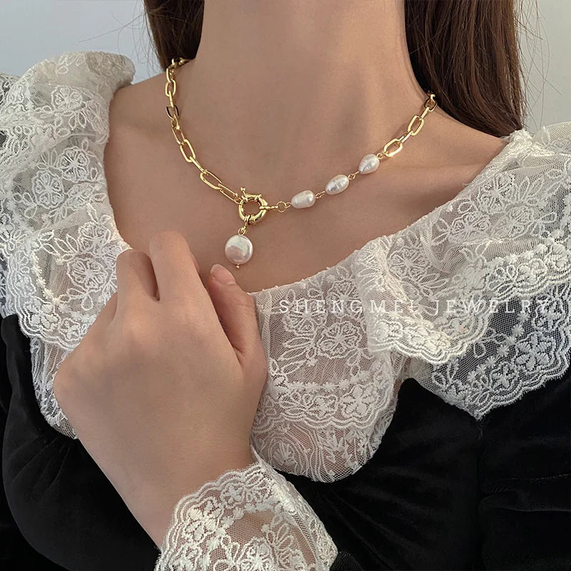 Neue Barock Perle Choker Halskette für Frauen Luxus Hochzeits feier drei schicht ige Perlen Halskette Torques Damen trend igen Schmuck Geschenk
