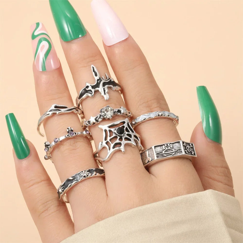 LATS 8 Stück unregelmäßige rote Kristallherz ästhetische Ringe für Frauen Y2K Gothic Schmetterling Spinnenring kreative Schmuckzubehör