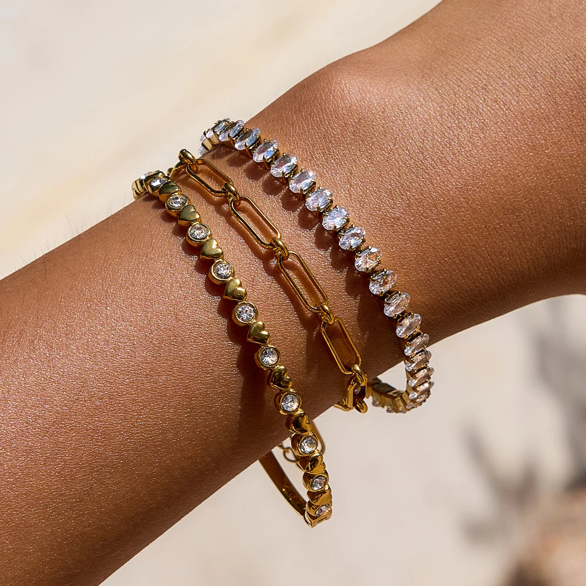 Zora Damen-Modetrend, 18 Karat vergoldetes Edelstahl-Zirkon-Tenniskettenarmband, geeignet für den täglichen Party-Urlaub usw.
