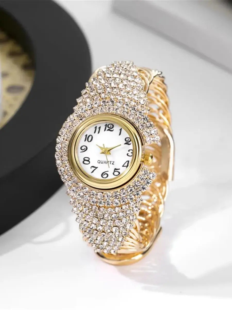 Eine koreanische Version der modischen und vielseitigen Damen-Armbanduhr mit leichten Luxus-Diamant-Intarsien und Quarz
