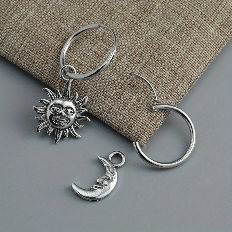 Sonne und Mond Creolen, SonnenCreolen, Creolen, Gothic-Schmuck, himmlischer Schmuck, Mondreifen, Mondohrringe,
