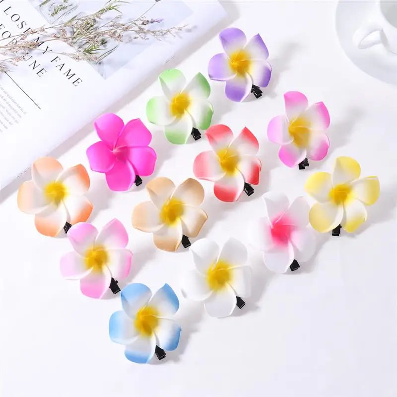 FRCOLOR 24 Stück 2,4 Zoll hawaiianische Plumeria-Blumen-Haarspange, Haarschmuck für Strandparty, Hochzeit, Event-Dekoration (12 Farben)