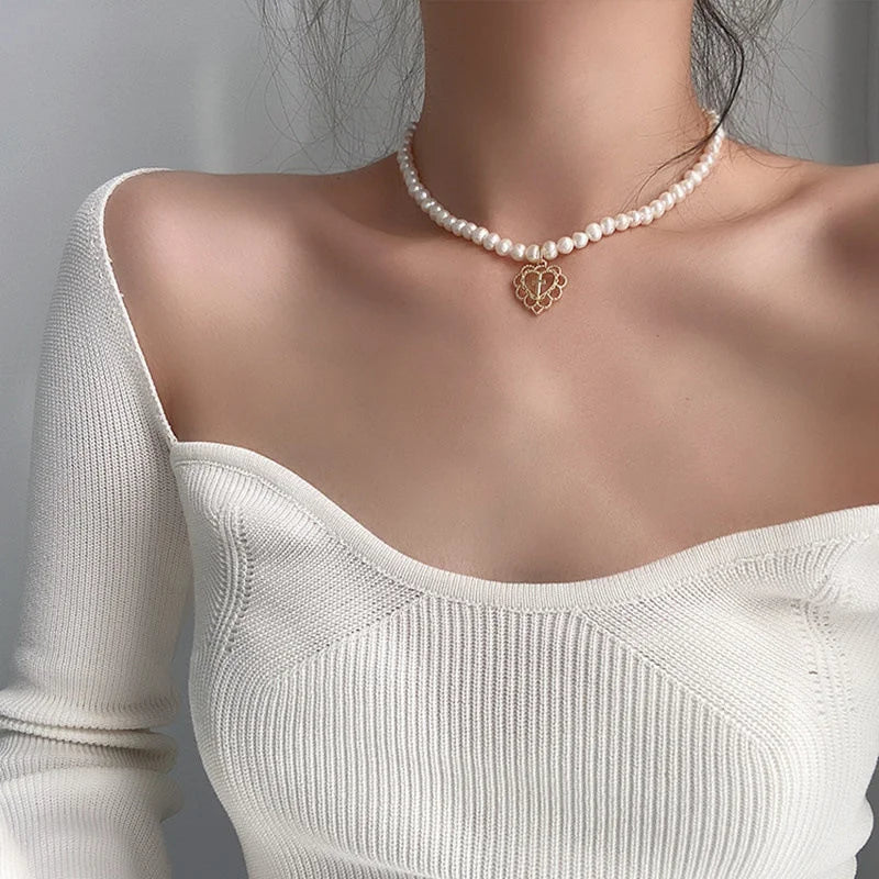 Neue Barock Perle Choker Halskette für Frauen Luxus Hochzeits feier drei schicht ige Perlen Halskette Torques Damen trend igen Schmuck Geschenk