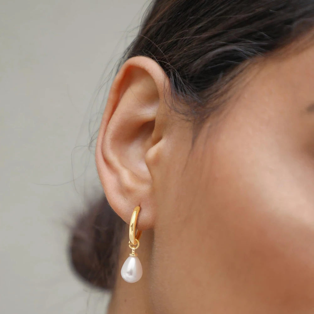 Trendige 14k vergoldete Pearl Dangle Drop Hoop Huggies Ohrringe Zirkonia Unregelmäßiger Knoten Perlen Ohrstecker Hypoallergene Ohrringe