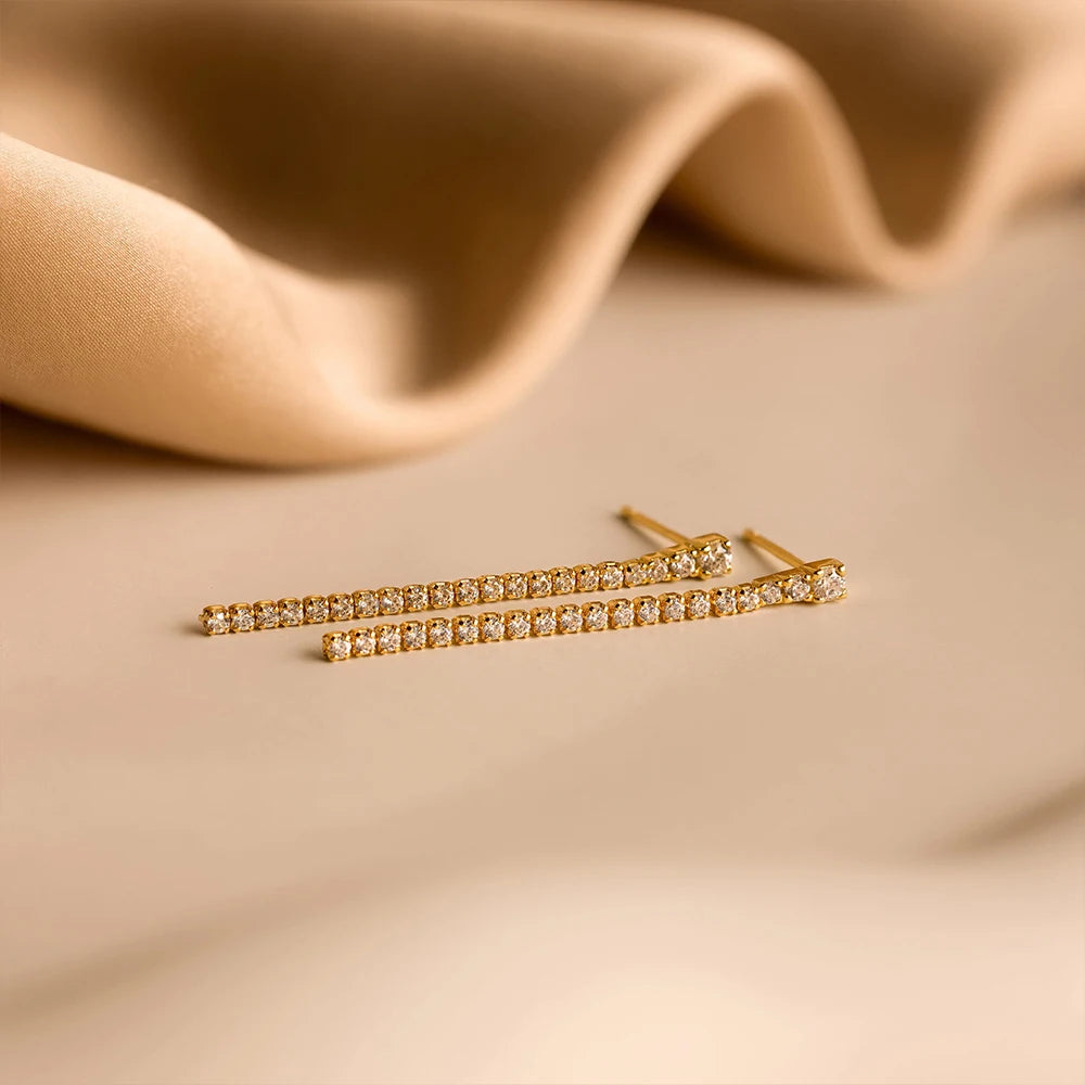 eManco Edelstahl vergoldet glänzende Zirkonia Ohrringe hochwertige neue Damen einreihige Quaste Anhänger Mode-Accessoire