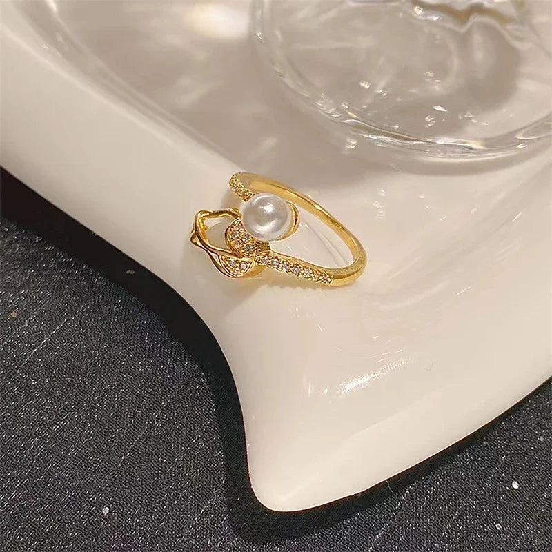 Mode Tulpe Blume Imitation Perle Ringe für Frauen Elegante Licht Luxus Zirkon Verstellbare Öffnung Ring Hochzeit Schmuck