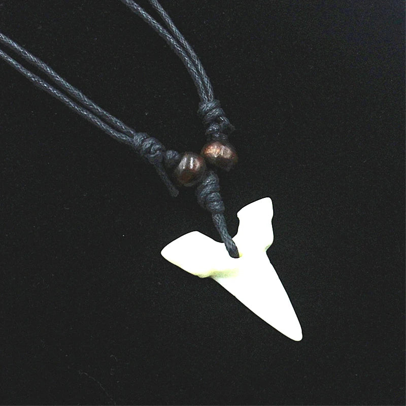 Nachahmung Yak Knochen Haifisch Zahn Halskette Coole Männer Frauen Schmuck Weiße Zähne Amulett Anhänger Geschenke
