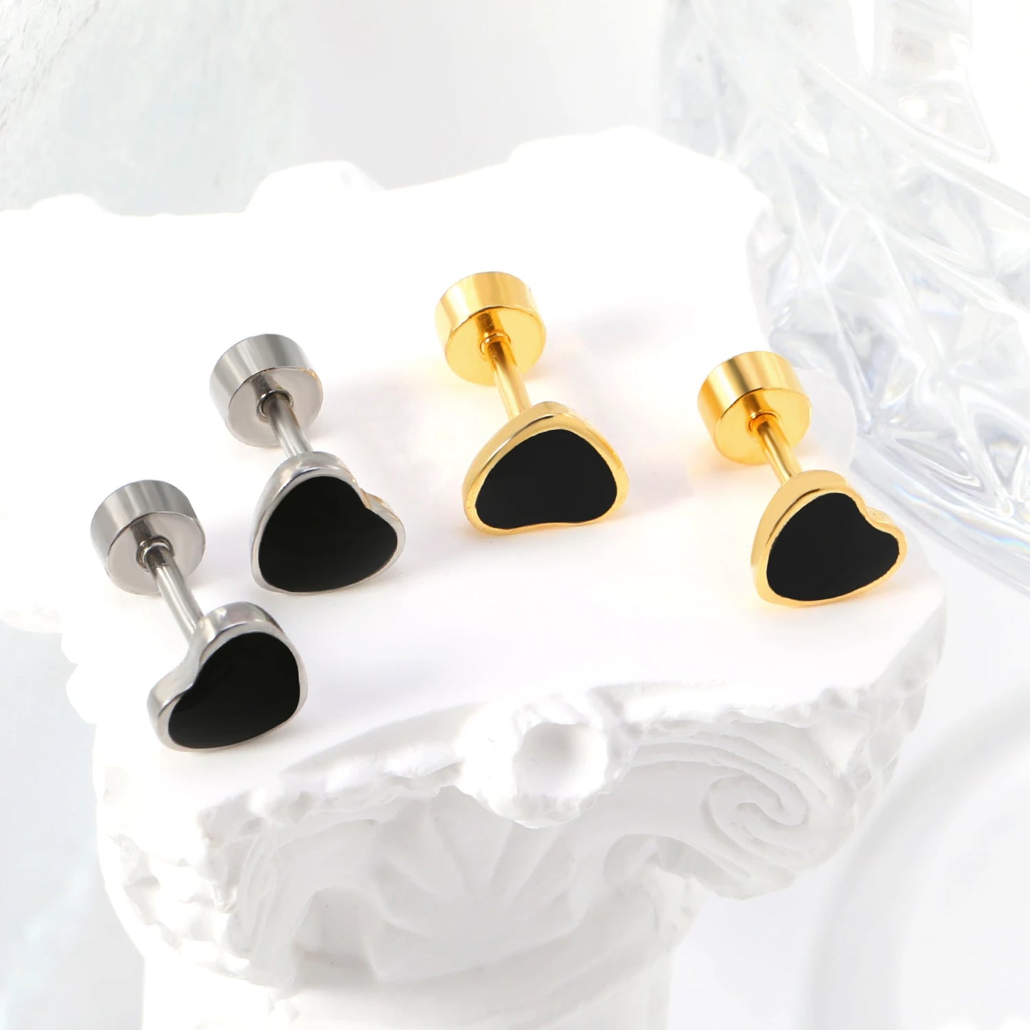 LUXUKISSKIDS Ohrstecker aus chirurgischem Stahl für Mädchen/Frauen, Erdbeere, Regenbogen, niedliches romantisches Piercing, winziger Schmuck mit hypoallergenkeit