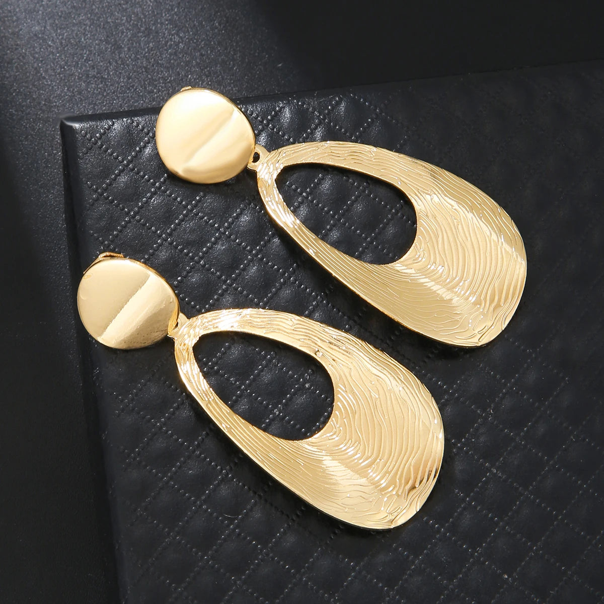 Vintage-Ohrringe mit Wassertropfen aus Metall ohne Piercing, geometrische Statement-Ohrringe, keine durchbohrten Ohrclips