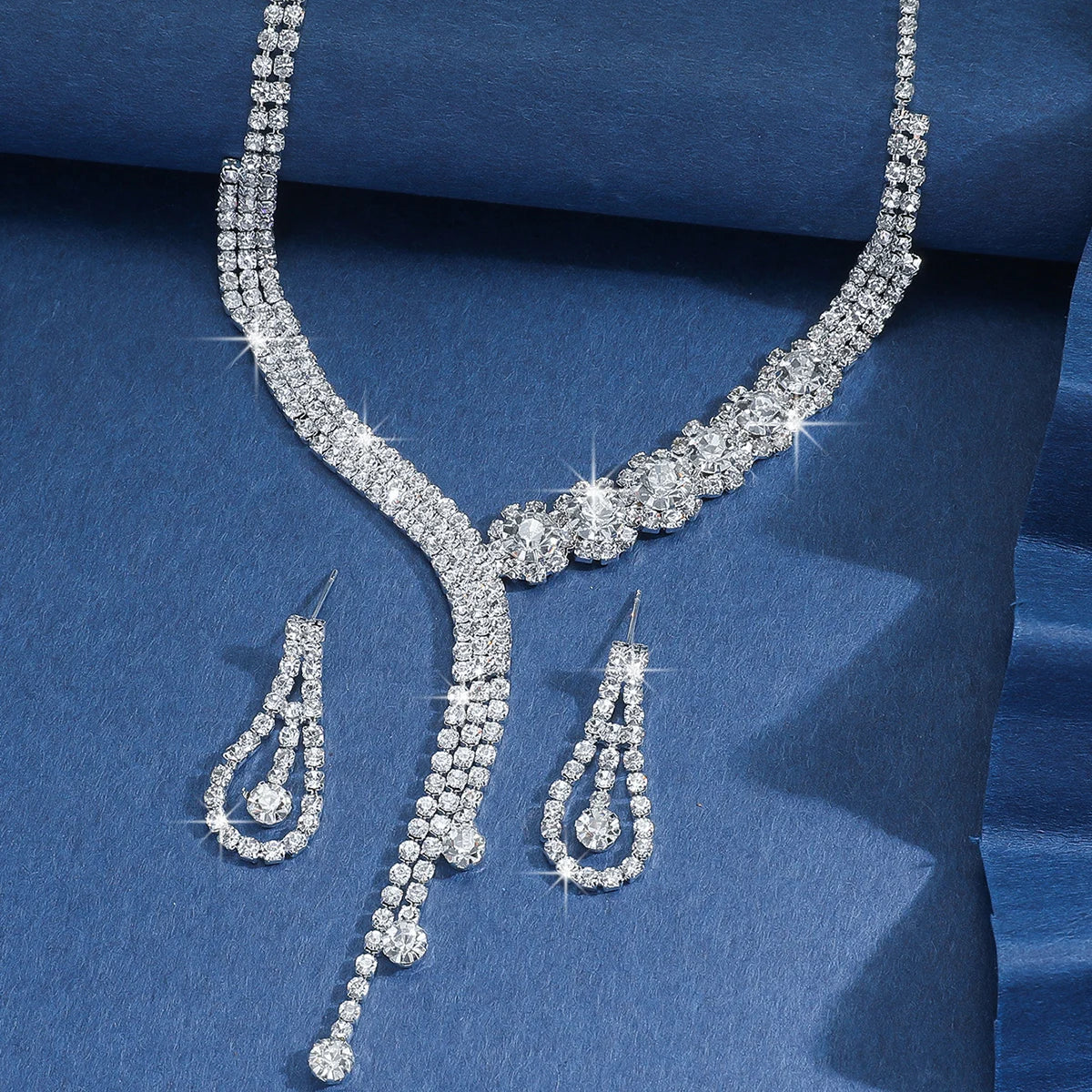 3PC Damen Mode Kupfer Klaue Kette Serie Geometrische Quaste Halskette Ohrringe Schmuck-Set Hochzeit Bankett Party Urlaub geschenk