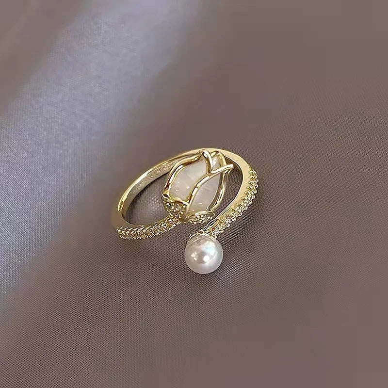 Mode Tulpe Blume Imitation Perle Ringe für Frauen Elegante Licht Luxus Zirkon Verstellbare Öffnung Ring Hochzeit Schmuck