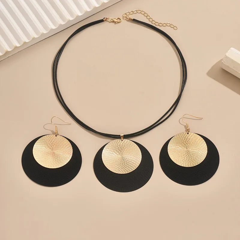 3 teil/satz Große Runde Ohrringe Kragen Halskette Set für Frauen Übertrieben PU Seil Ketten Metall Geometrische Anhänger Halskette Schmuck