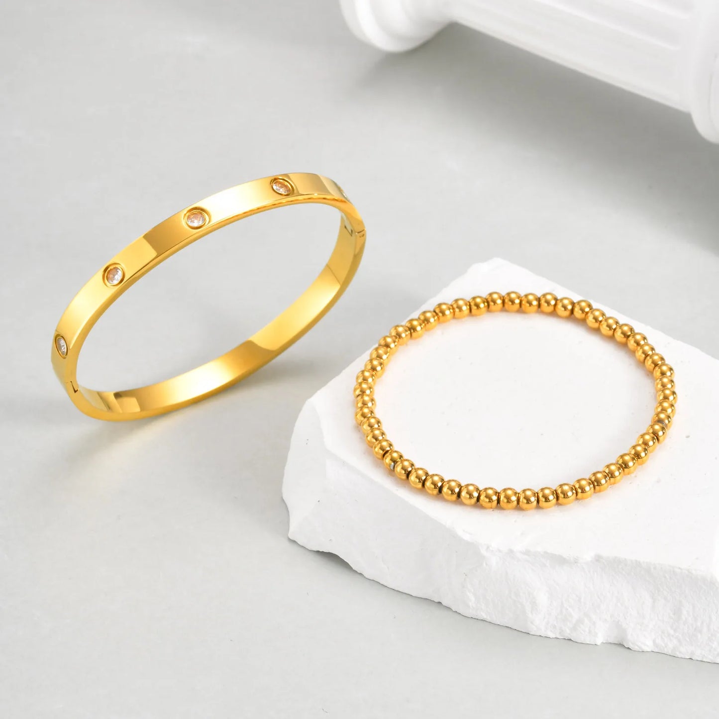 Vnox 2–8 mm Damen-Armbänder-Set, einfache gestapelte vergoldete Edelstahl-Perlen-Armbänder, glamouröse Liebesgeschenk-Manschettenarmbänder für Sie