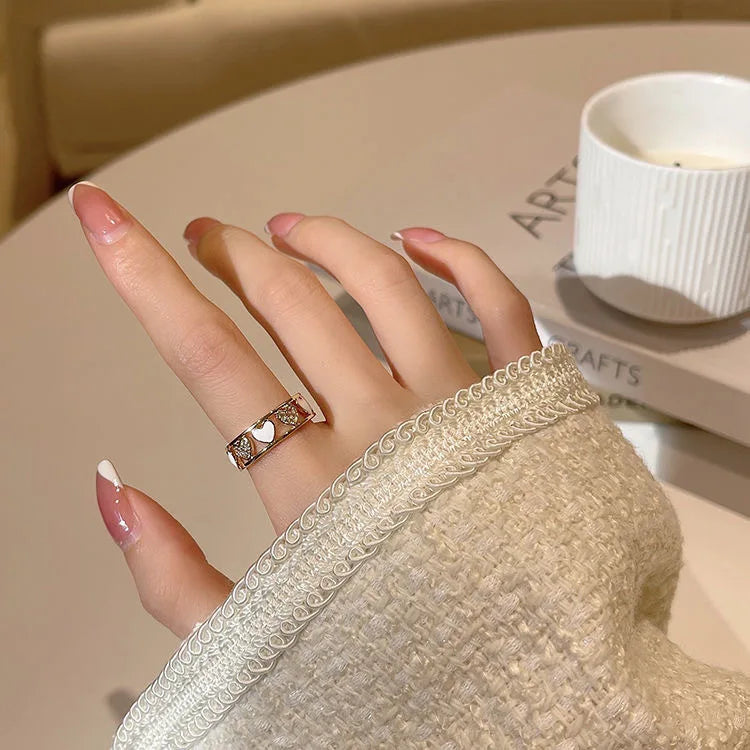 Romantische schöne weiße Schleife Ringe weibliche Mädchen exquisite Schmuck Ring mit glänzender Fliege Zirkon für Party Dating Liebhaber Geschenke
