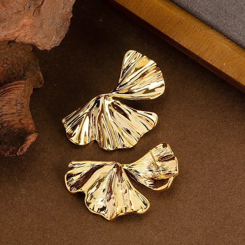 CCB Big Ginkgo Leaf Goldene Ohrstecker für Frauen, einfach, vielseitig, Persönlichkeit, übertrieben, glatt, kreativer Schmuck, Mädchen-Geschenk