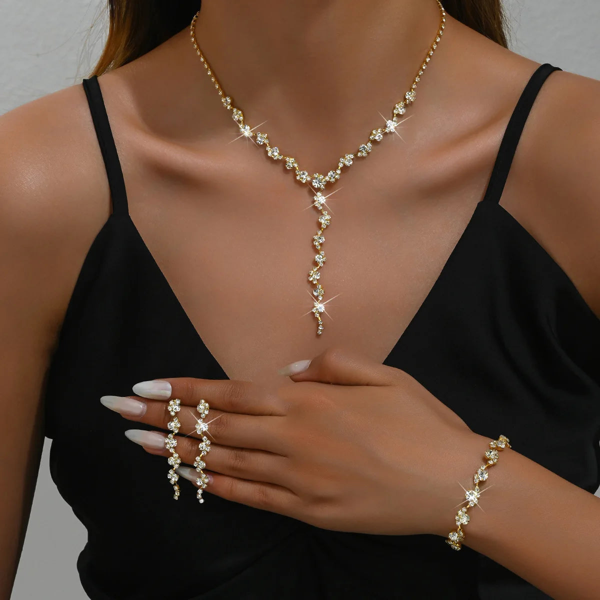 4-teiliges europäisches und amerikanisches Modeschmuckset für Damen, Strass-Halskette, Armband, Ohrringe, Brauthochzeitskleid ac