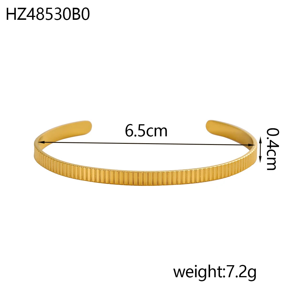 CARLIDANA Minimalistisches, trendiges Herren-Twist-Kettenarmband mit dicken Gliedern, 18 Karat vergoldeter Edelstahl, klobiges Seil-Kettenarmband für Damen