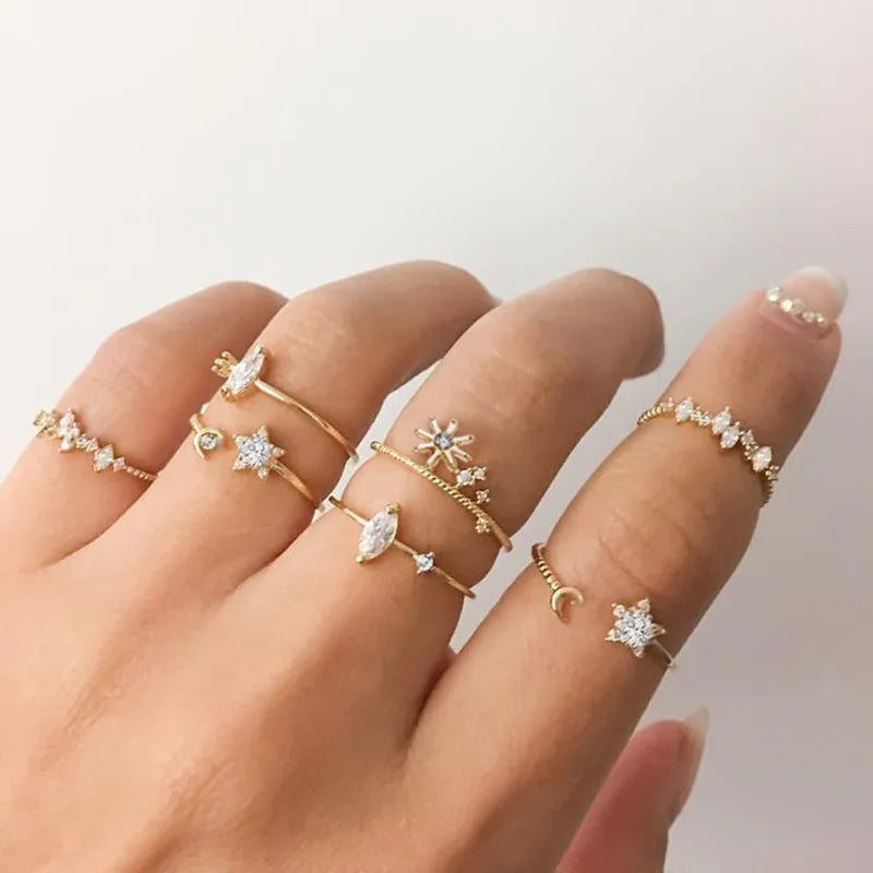 Boho Zirkon Ringe Set für Frauen, Gold Farbe Böhmen Kristall Brief Liebe Herz Mond Pfeil Blume Ring Hochzeit Schmuck Geschenke