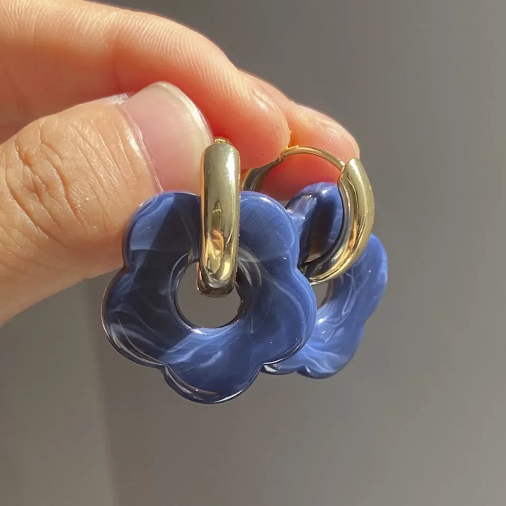 Bunte Blume Harz Acryl Charms Ohrring Gold Farbe Kreis Ohr Schnalle Creolen Modeschmuck für Frauen